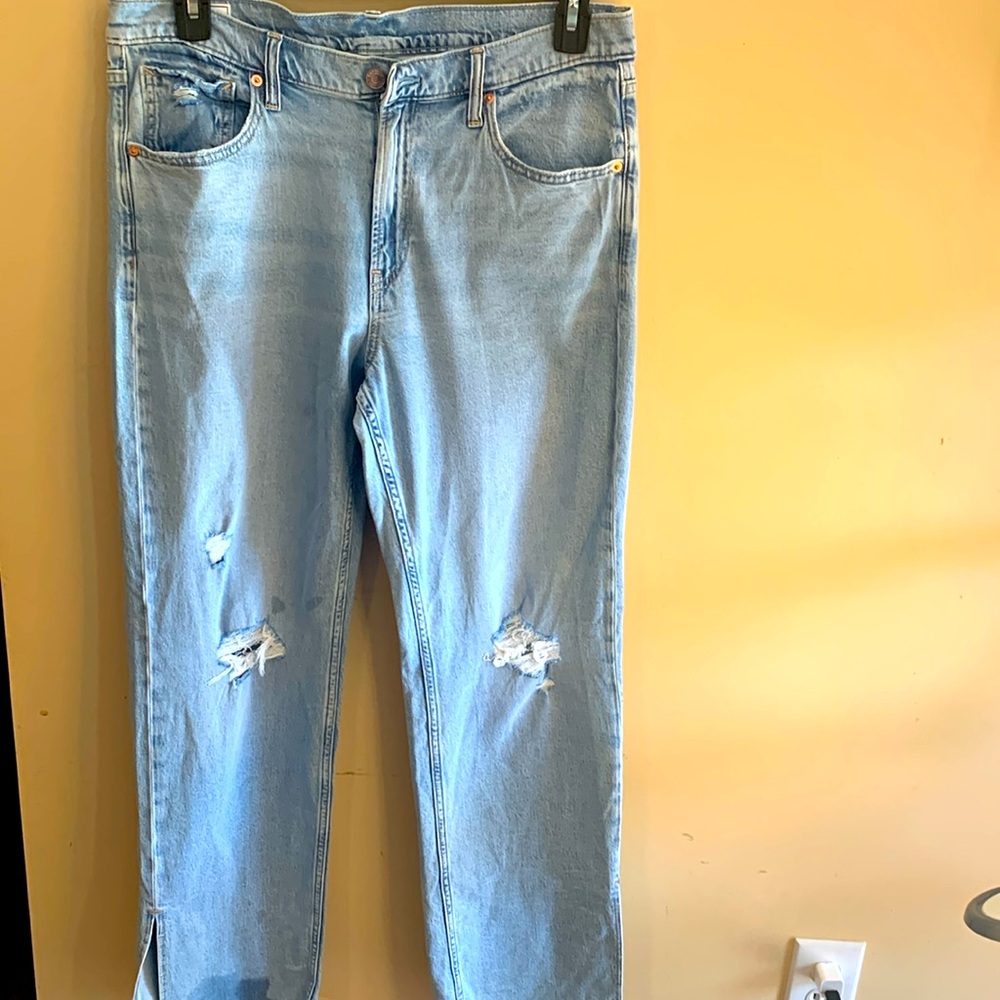 Gap light blue 90’s loose mid rise jeans frayed  slit hem and minimal distress